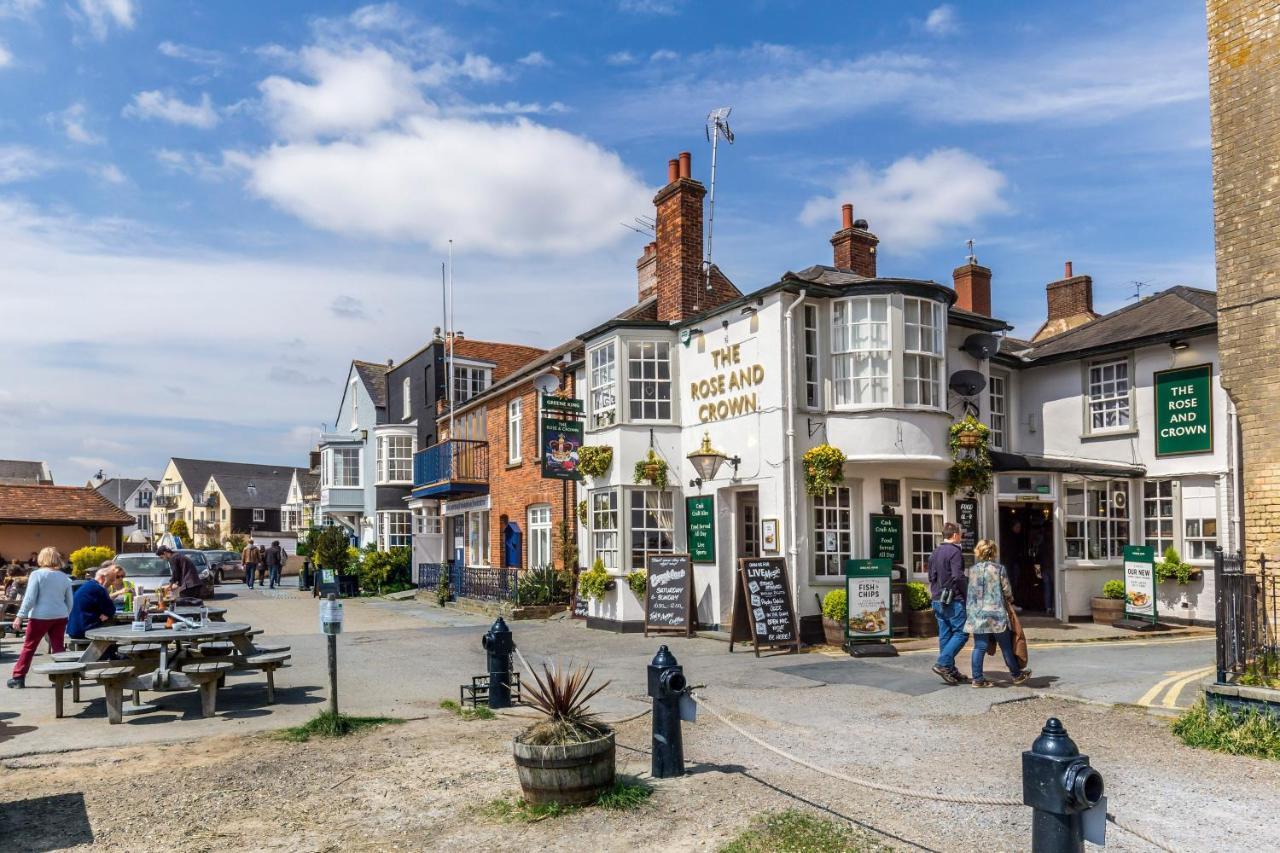 Secret Cottage, Wivenhoe - Charming, Cosy, Convenient & Quiet, 2 X Double Bed Period Cottage Plus Patio - 6 Min Walk Train, 2 Min Walk High Street Pubs, Restaurants, Shops Exterior foto