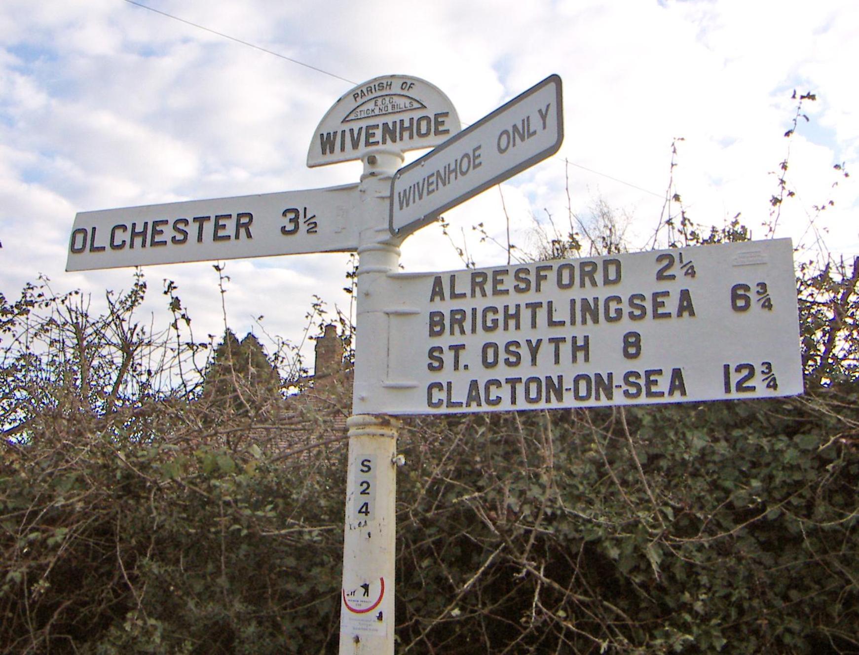 Secret Cottage, Wivenhoe - Charming, Cosy, Convenient & Quiet, 2 X Double Bed Period Cottage Plus Patio - 6 Min Walk Train, 2 Min Walk High Street Pubs, Restaurants, Shops Exterior foto